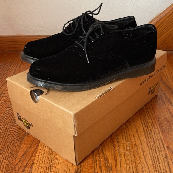 Dr. Martens Shoes - 8 // Dr. Martens New With Box Black Kensington Briar Ze You Velvet Lace Up Shoes